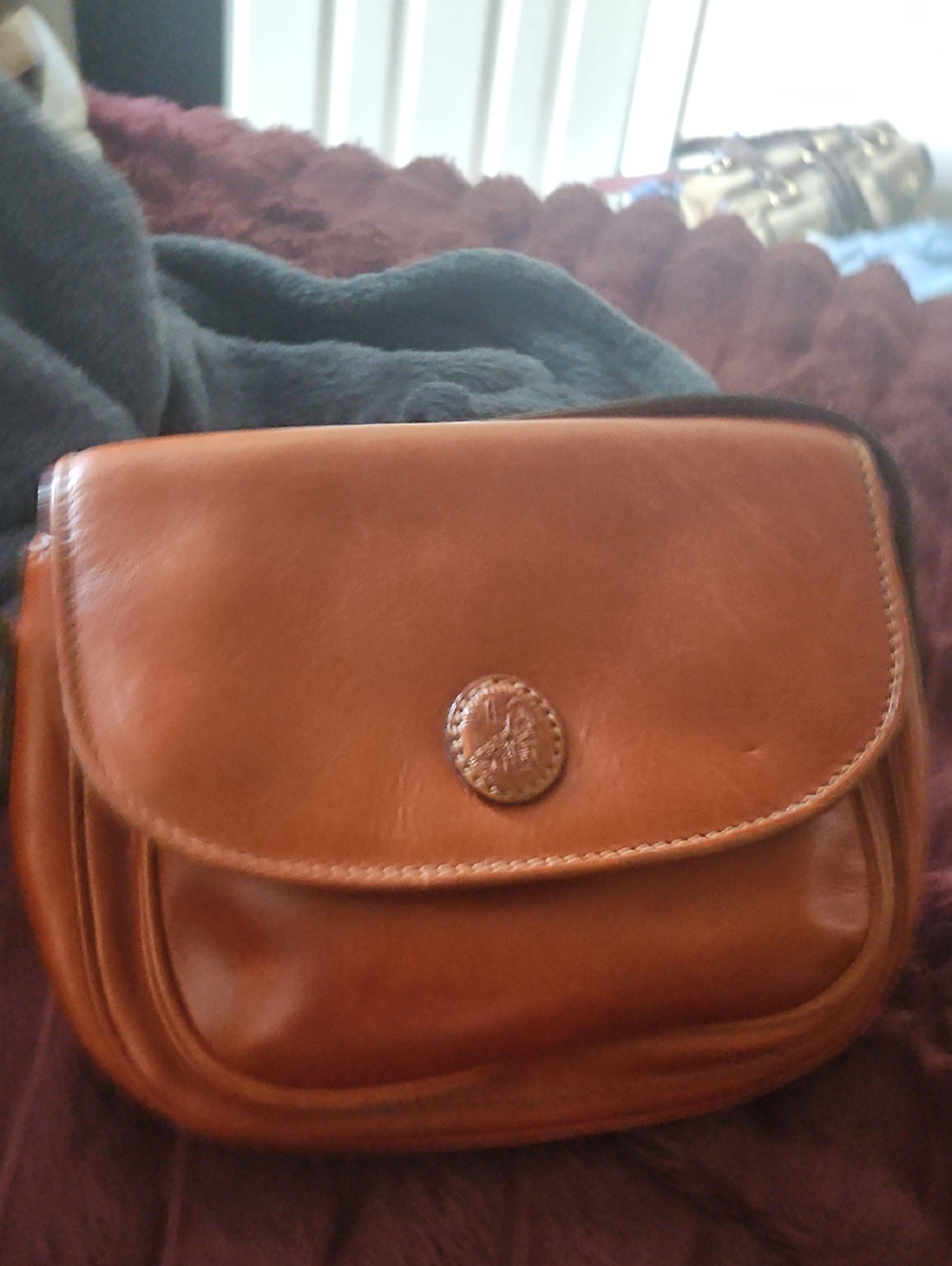 Marroquinera Brown Leather Crossbody Bag with Coin Accent